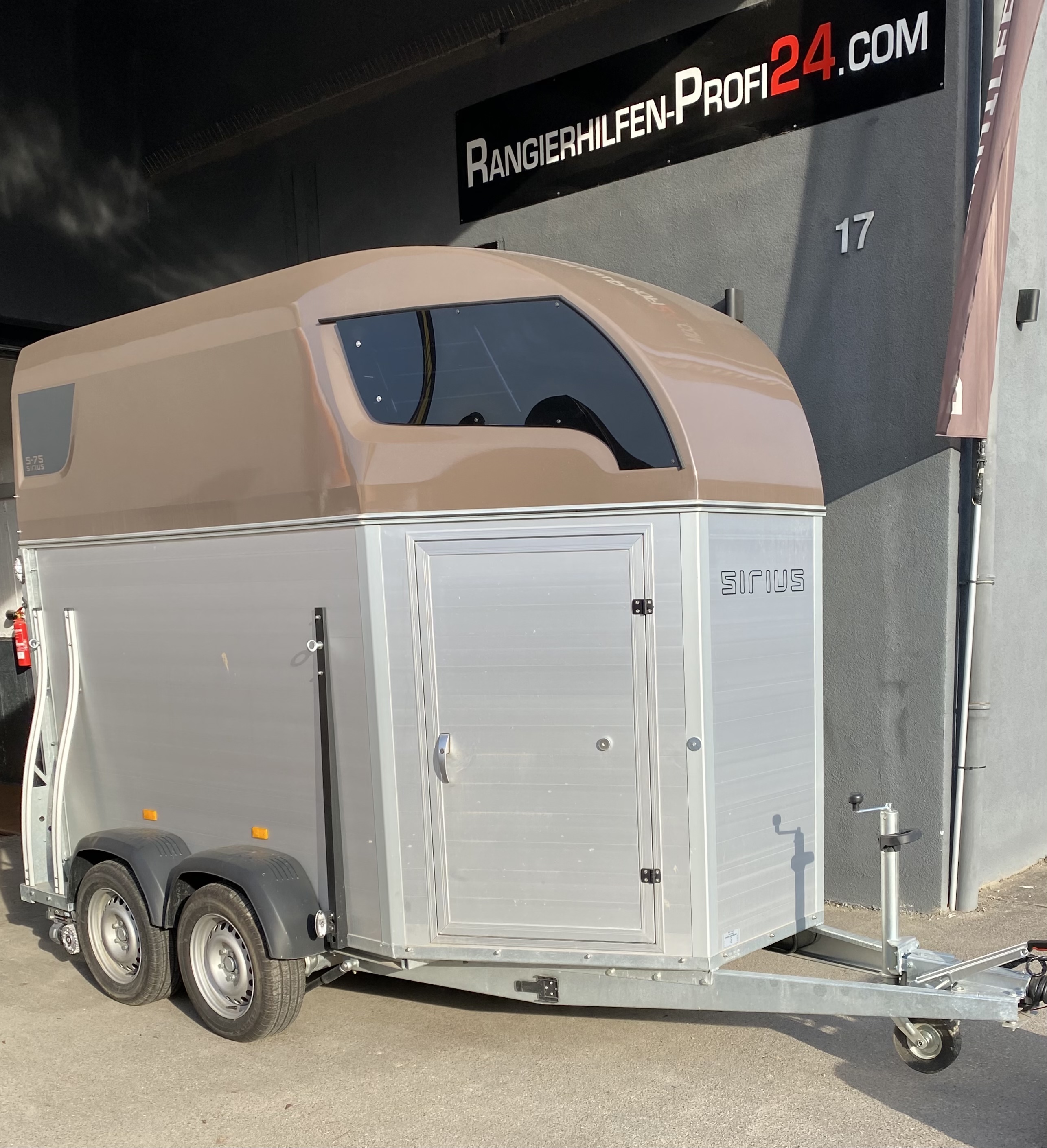 Rangierhilfe Vollautomatsich 2500KG Pferdeanhänger Sirius + Adapter + Einbau